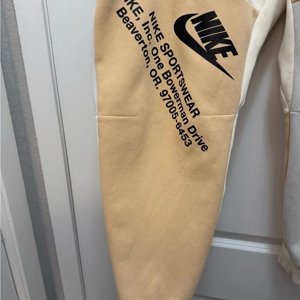 Nike Sportswear Tech Fleece Joggers Cream Light Bone - Picture 5 of 14